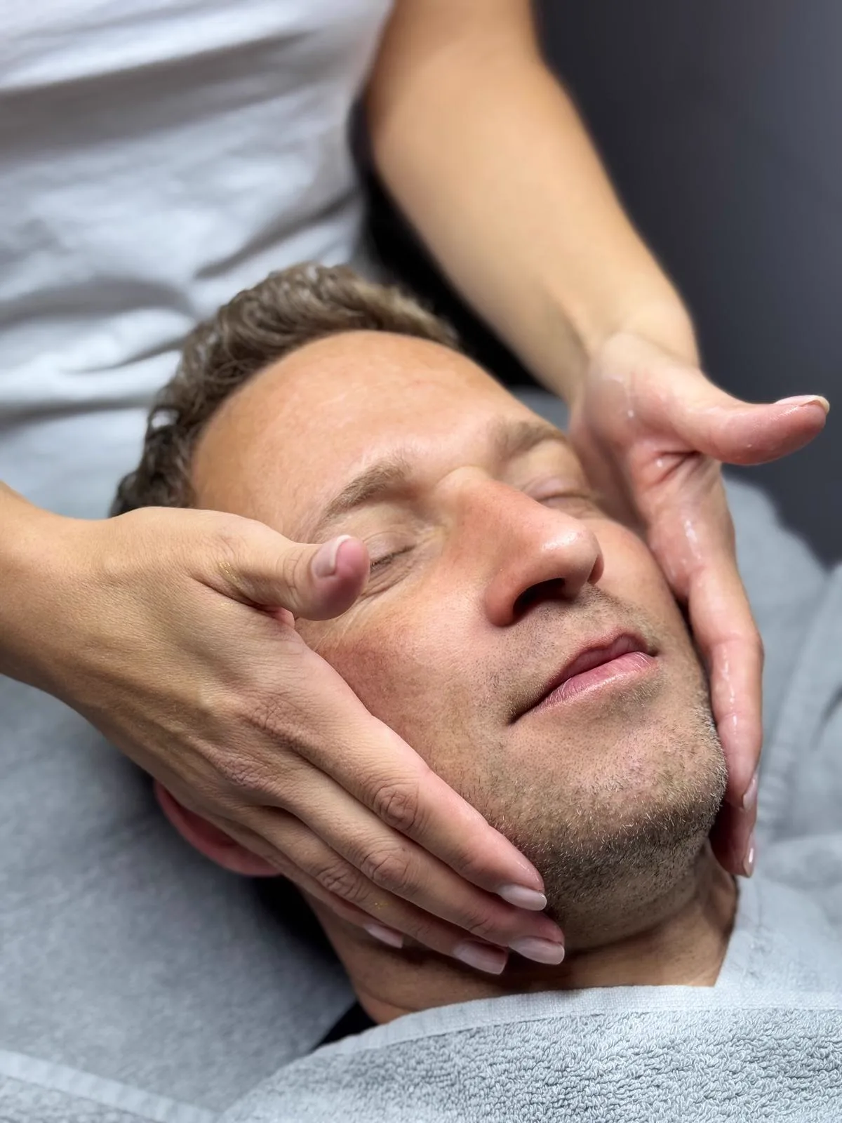 Gesichtsbehandlung im Nagel- und Kosmetikstudio MASAYA